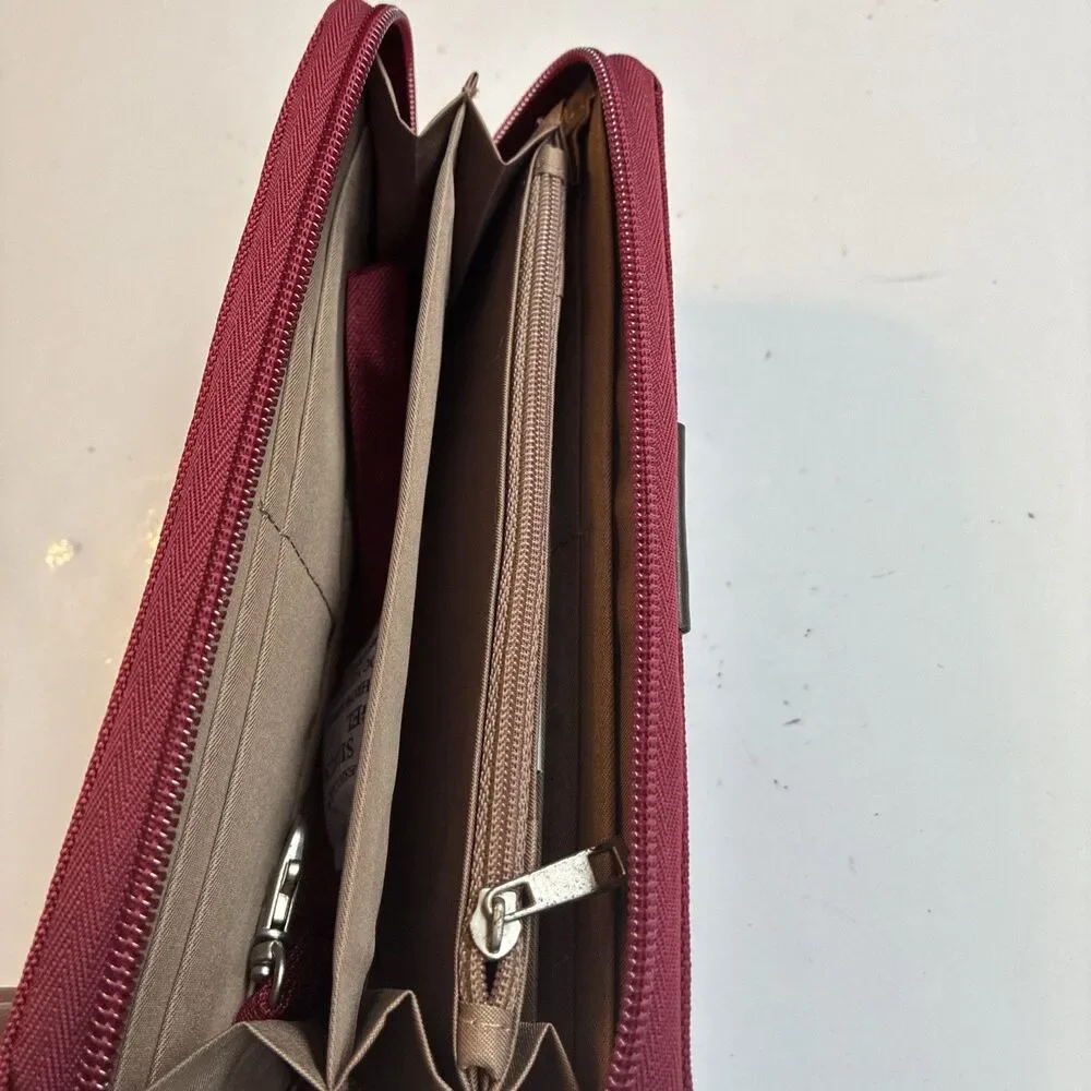 Travelon Wallet RFID Blocking Anti Theft Safe ID Deep Red /Beige Brand New